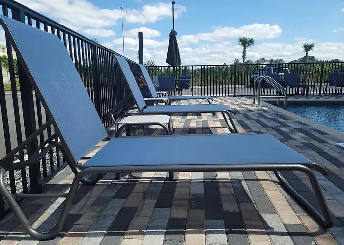 Comfort Inn & Suites Jacksonville - Orange Park Near Naval Air Station